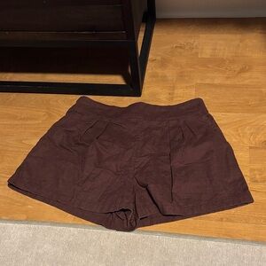 Women's Pleated Abercrombie Linen Shorts
